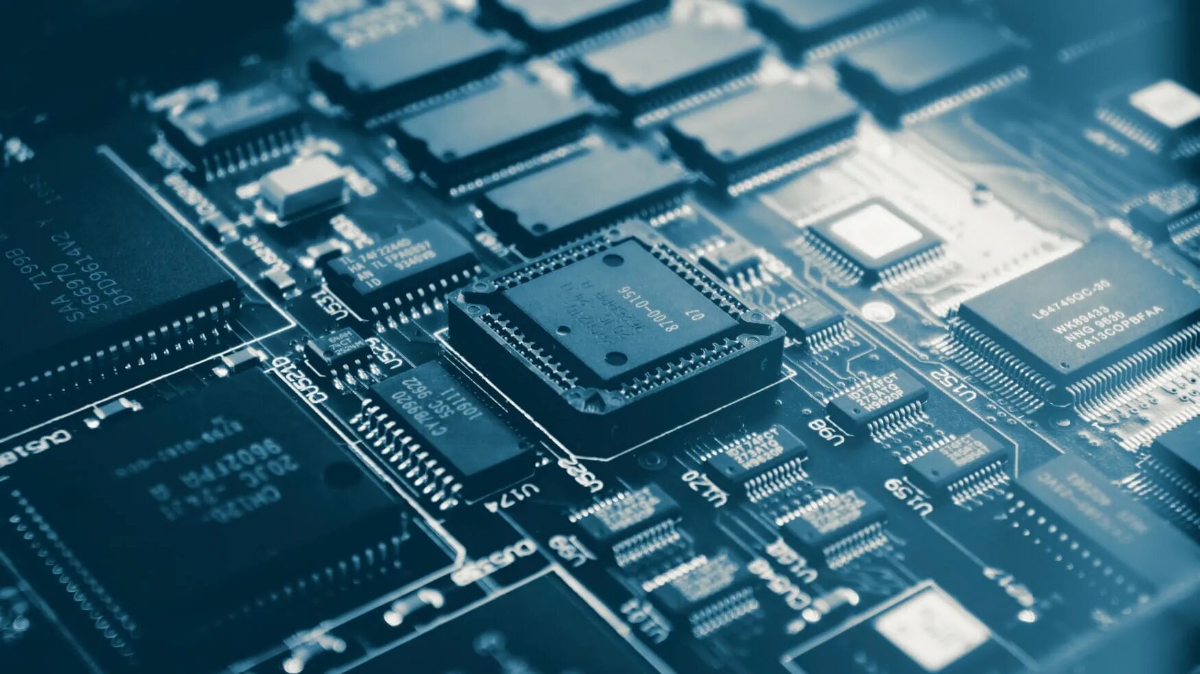 至高の純度基準：Everflon™ 超高純度 PFA が次世代半導体製造を守り抜く理由